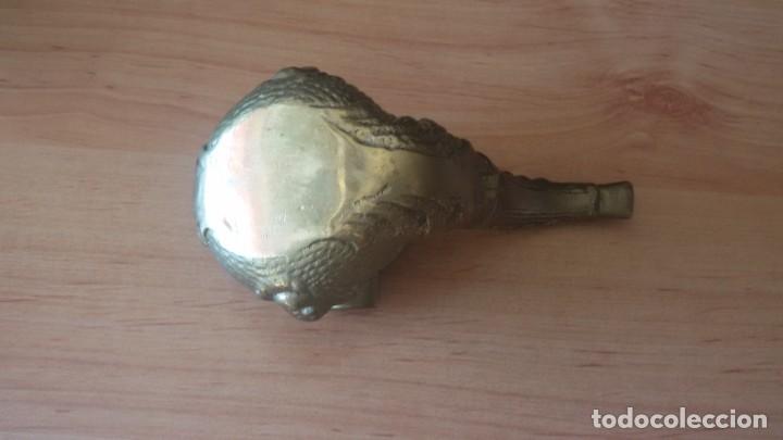 Ceniceros: Cenicero de bronce en forma de pipa con caras de le&oacute;n. - Foto 4