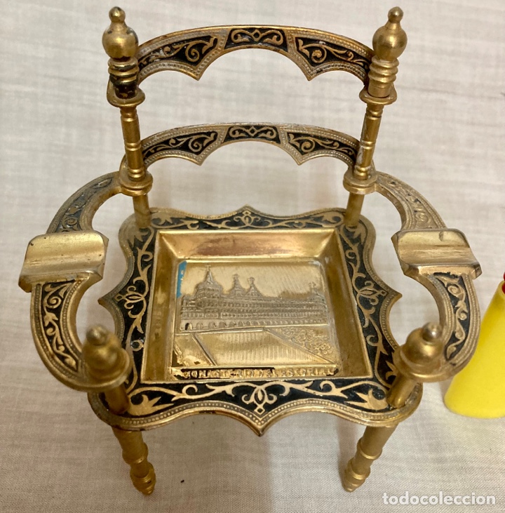 Ashtrays: Sill&oacute;n de bronce de CARLOS I , representaci&oacute;n del ESCORIAL , a&ntilde;os 70