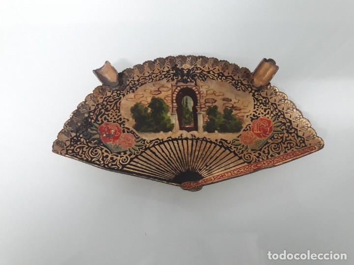 Cendriers: ANTIGUO CENICERO DE METAL CON FORMA DE ABANICO - ESMALTADO Y DORADO - SELLO GRANDIAUX - VINTAGE
