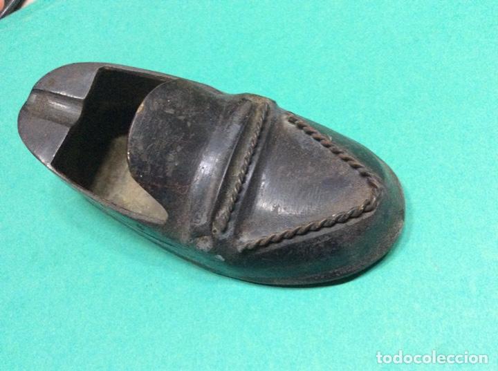 Ceniceros: Zapato en bronce uso de cenicero - Foto 2