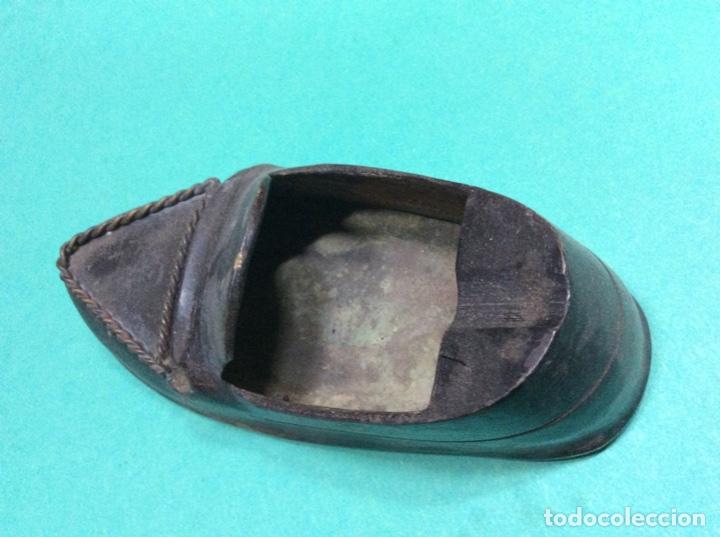 Ceniceros: Zapato en bronce uso de cenicero - Foto 3