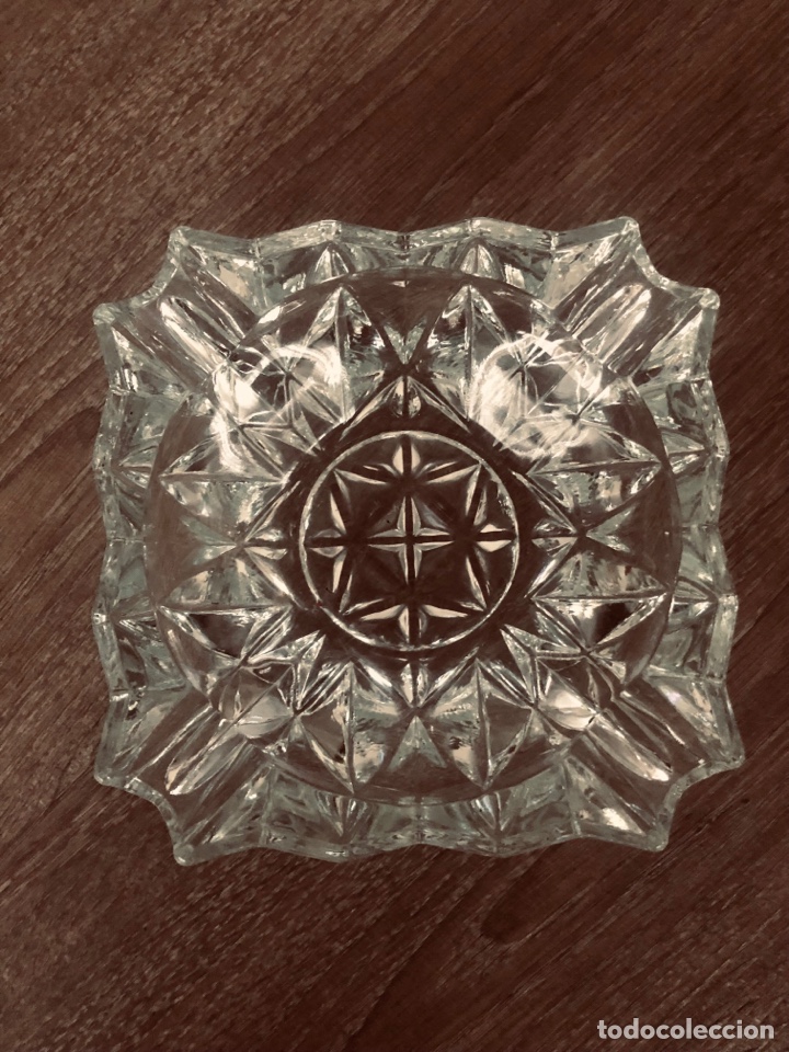 Aschenbecher: Cenicero de cristal