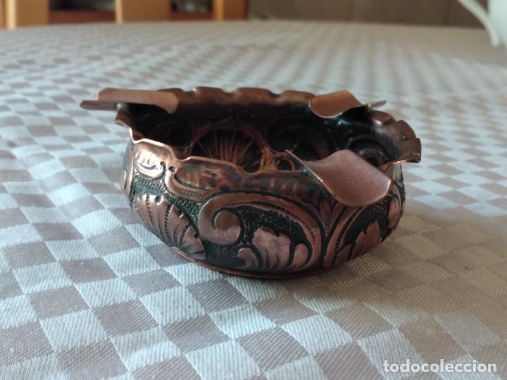 Ceniceros: Bonito cenicero de cobre repujado. - Foto 4