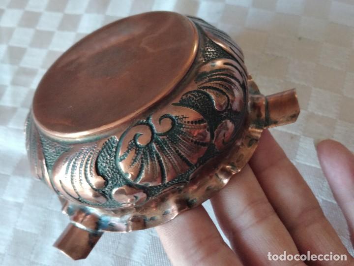 Ceniceros: Bonito cenicero de cobre repujado. - Foto 5
