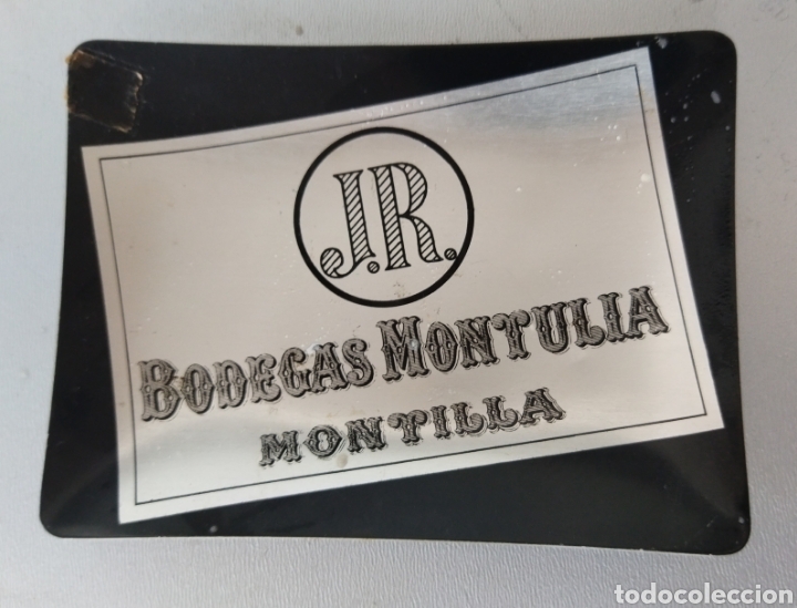 Ceniceros: Antiguo cenicero de aluminio publicitario.Bodegas Montulia