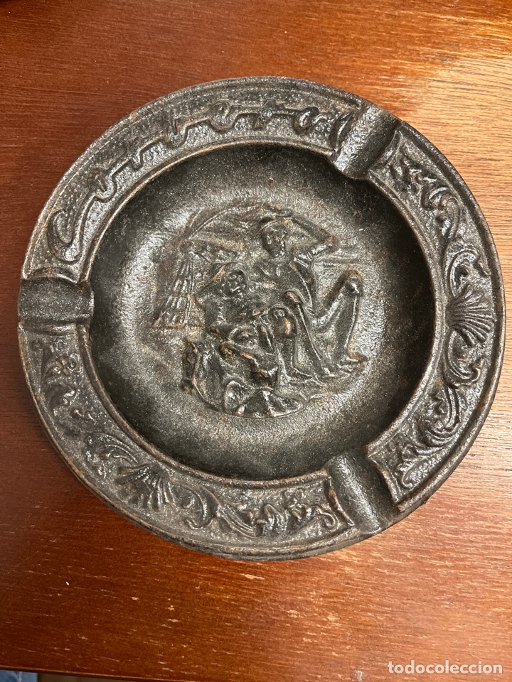 Ceniceros: DON QUIJOTE. CENICERO ANTIGUO METAL. Cervantina.