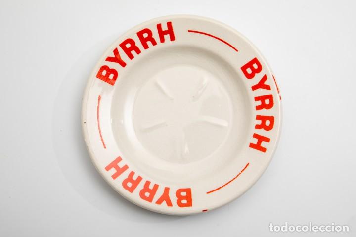 Cendriers: Antiguo cenicero franc&eacute;s de la marca BYRRH