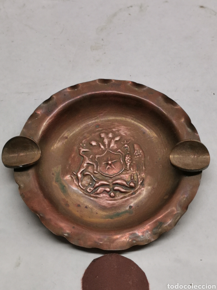 Ashtrays: Cenicero lat&oacute;n