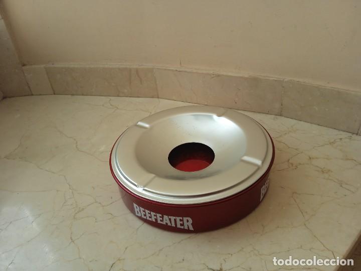 Ceniceros: Gran cenicero Beefeter. No usado. - Foto 2