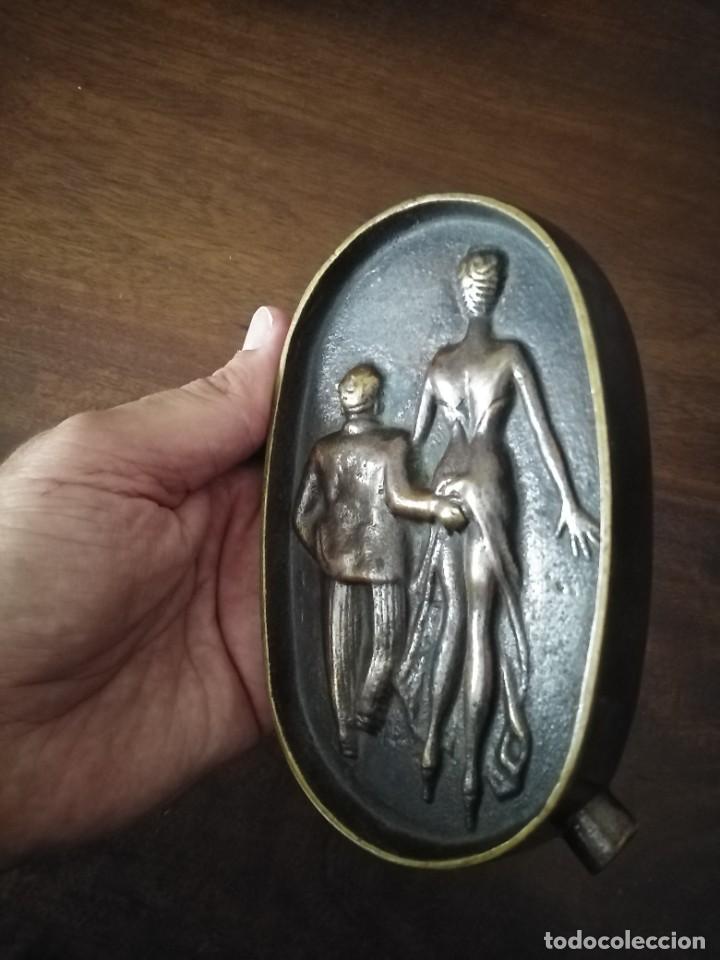 Ceniceros: Antiguo cenicero en bronce c&oacute;mico er&oacute;tico. - Foto 5