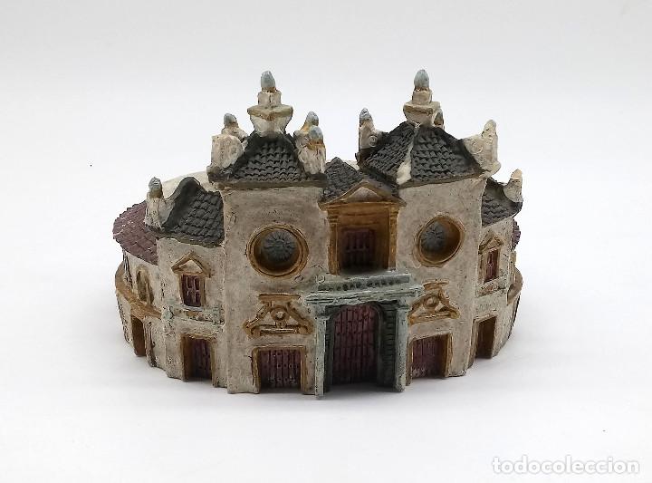 Ashtrays: Cenicero de resina de la Plaza de Toros Real Maestranza de Sevilla (leer descripci&oacute;n)