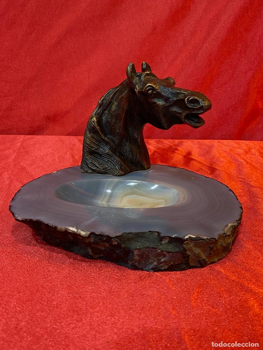 Ceniceros: CENICERO CON FIGURA DE BRONCE - Foto 1