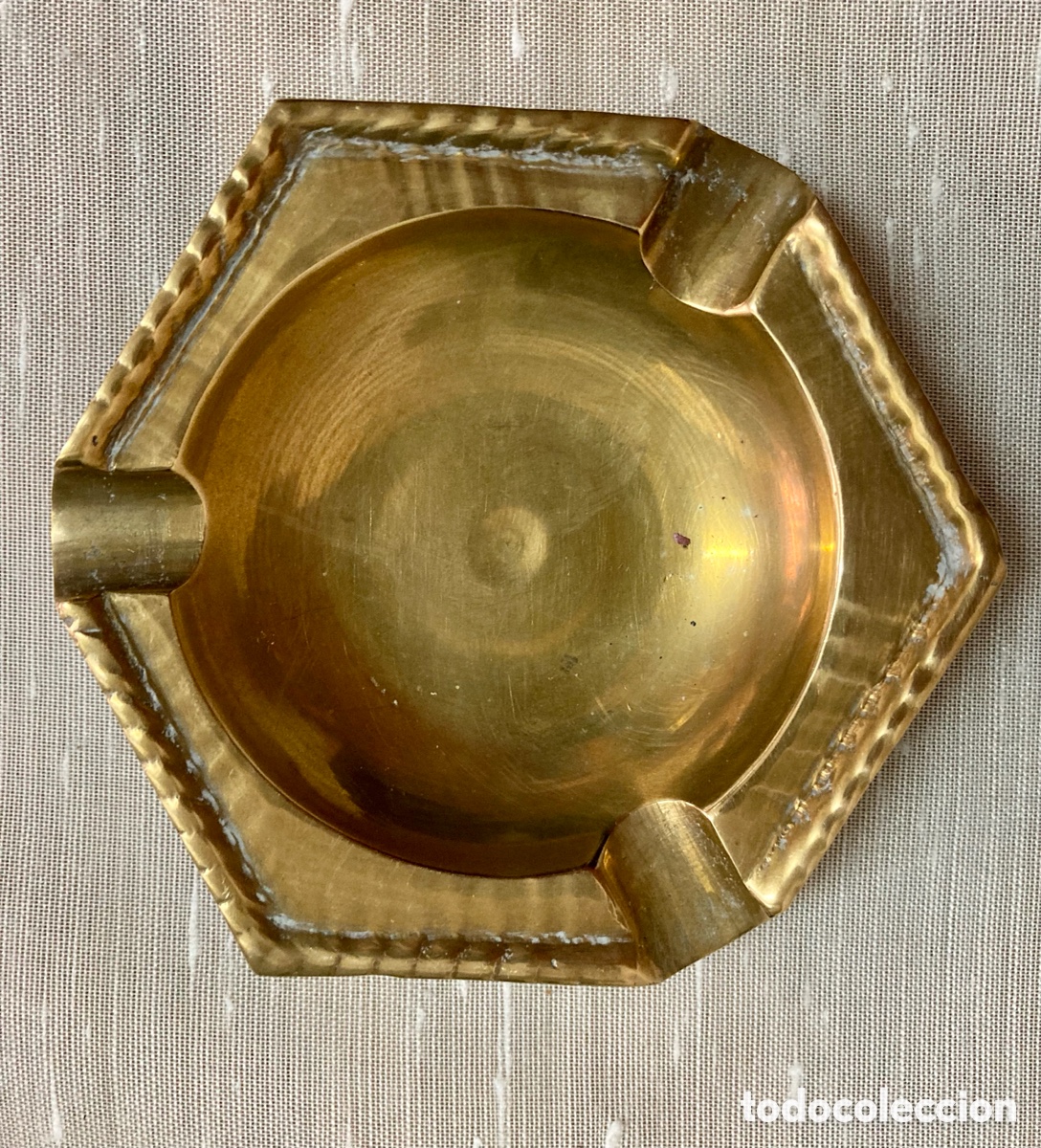 Cenicero de bronce antiguo