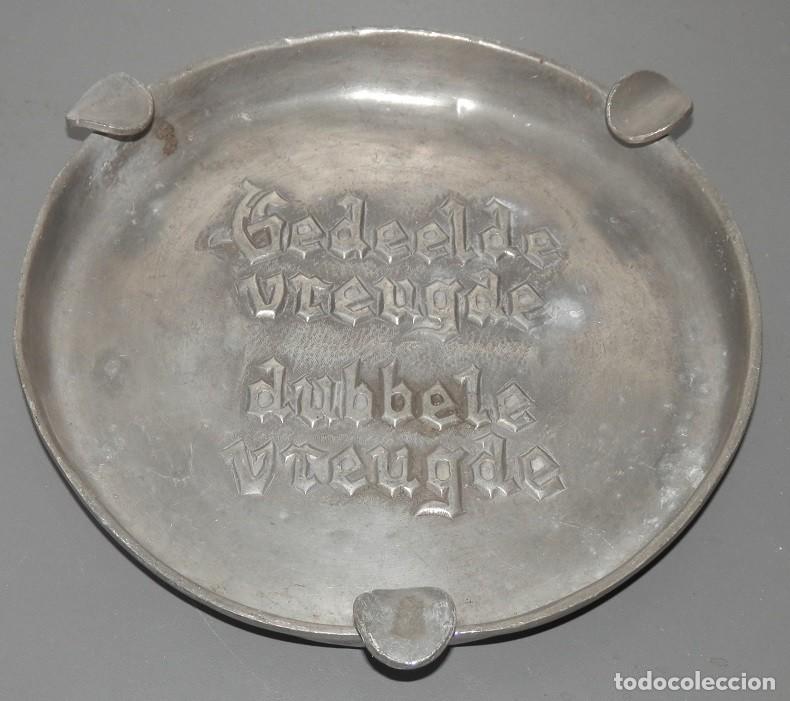 Aschenbecher: UN CENICERO-GEDEELDE VREUGDE DUBBELE VREUGDE