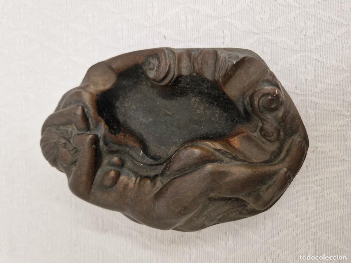 Ceniceros: MUJER RECOSTADA. BONITO CENICERO EN BRONCE - Foto 2