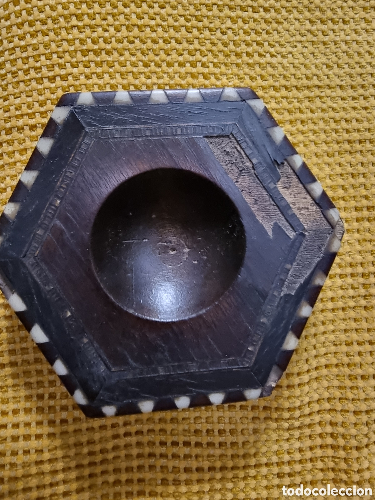 Cendriers: Antiguo cenicero de madera con taracea granadino principio sigloXX