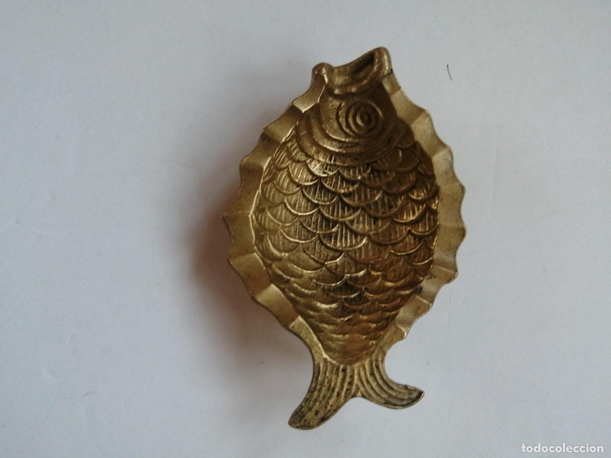 Ceniceros: CENICERO DE BRONCE FORMA DE PEZ - Foto 1