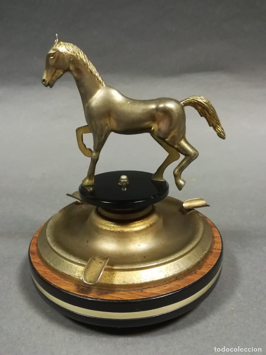 Ceniceros: CENICERO VINTAGE FIGURA CABALLO