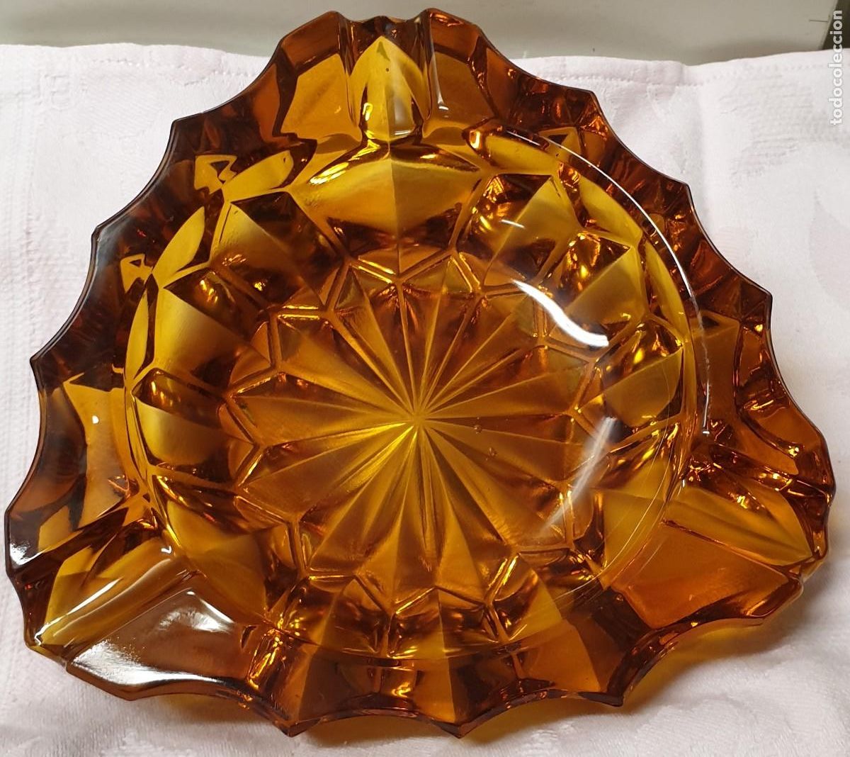 Aschenbecher: CENICERO CRISTAL A&Ntilde;OS 60-70 COLOR WHISKY 14 CM. DI&Aacute;METRO