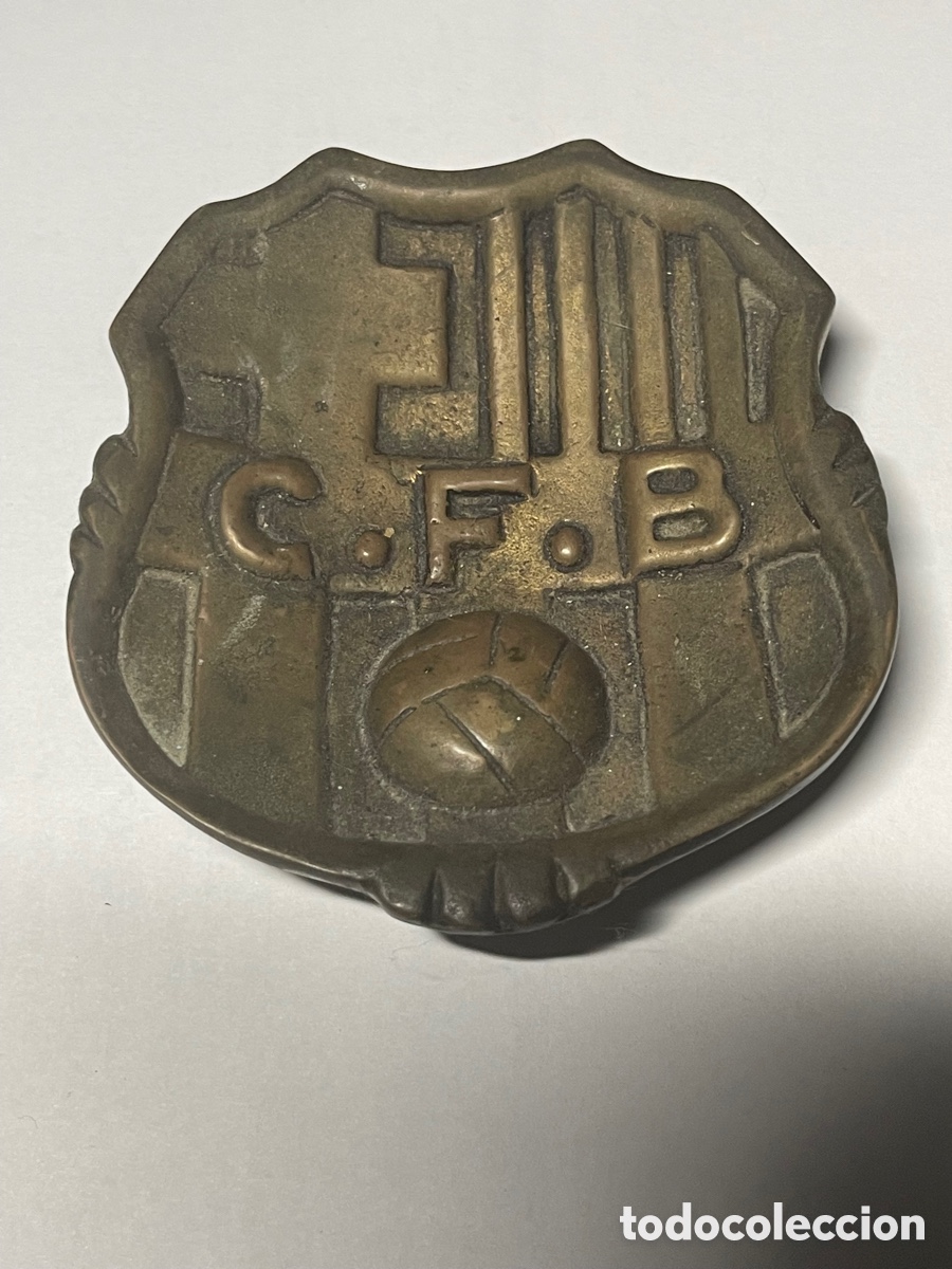 Ashtrays: CENICERO DE BRONCE A&Ntilde;OS 60 ESCUDO DE C. F.BARCELONA VINTAGE