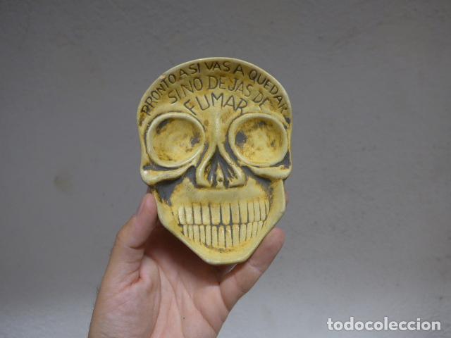 Ceniceros: Antiguo cenicero marcado de ESPIRITUS MALIGNOS, calavera, de risa, comico. - Foto 1
