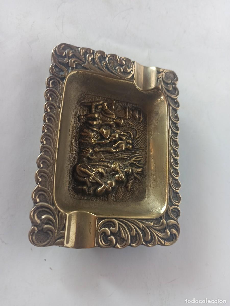 Ashtrays: Cenicero