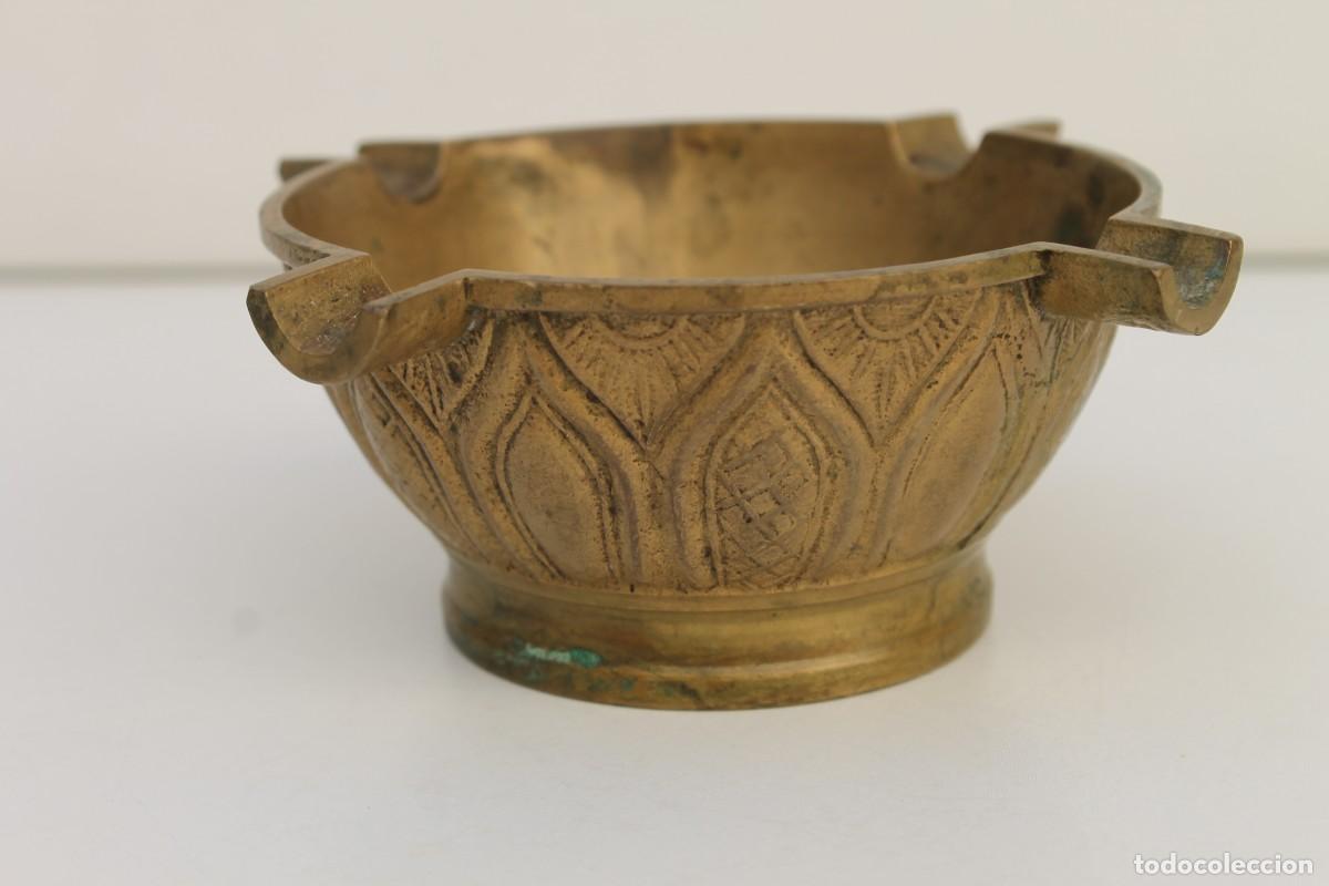Ceniceros: CENICERO DE BRONCE EN FORMA DE MORTERO - Foto 3