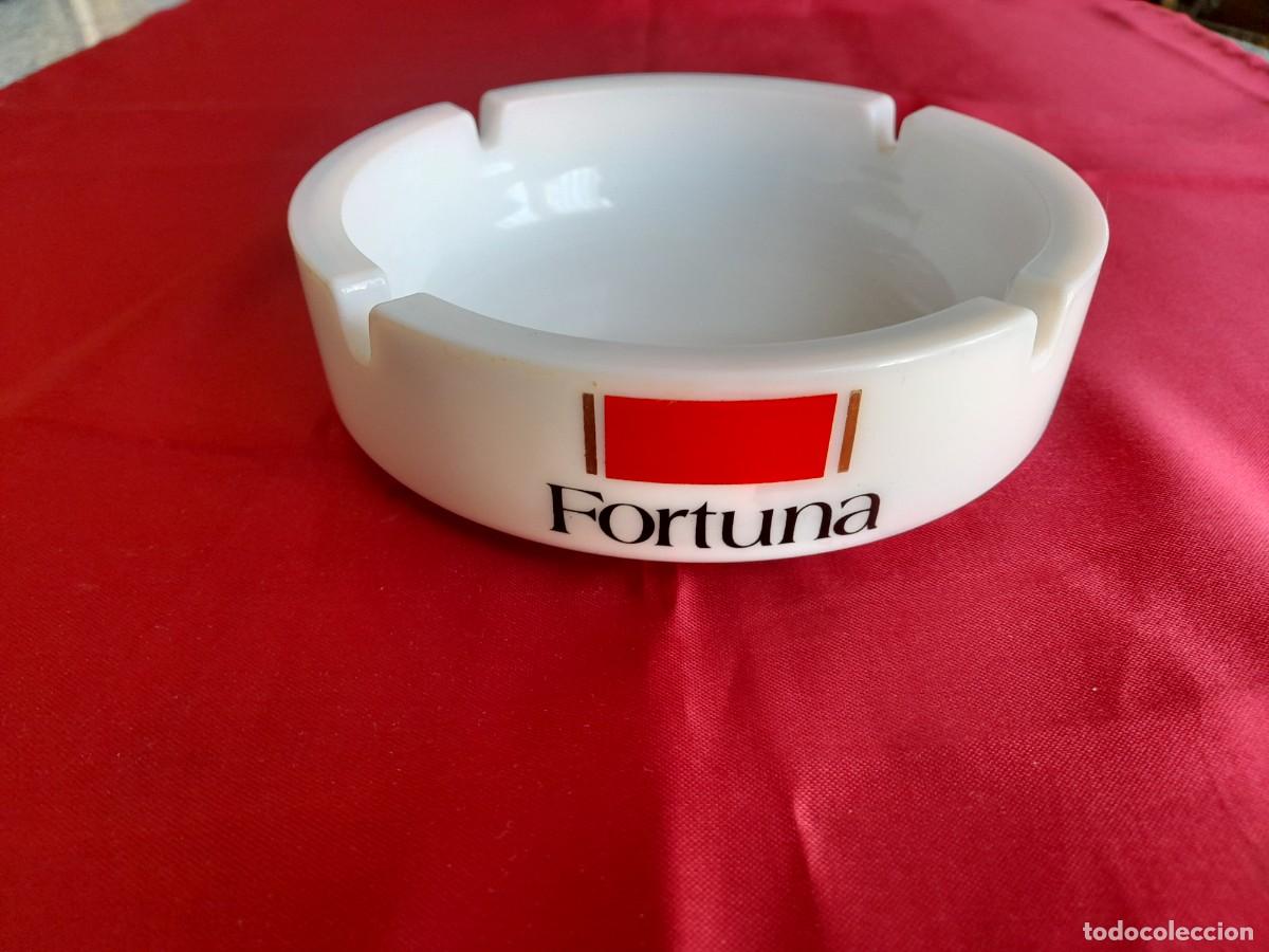 Ceniceros: Cenicero de opalina de la marca fortuna - Foto 3