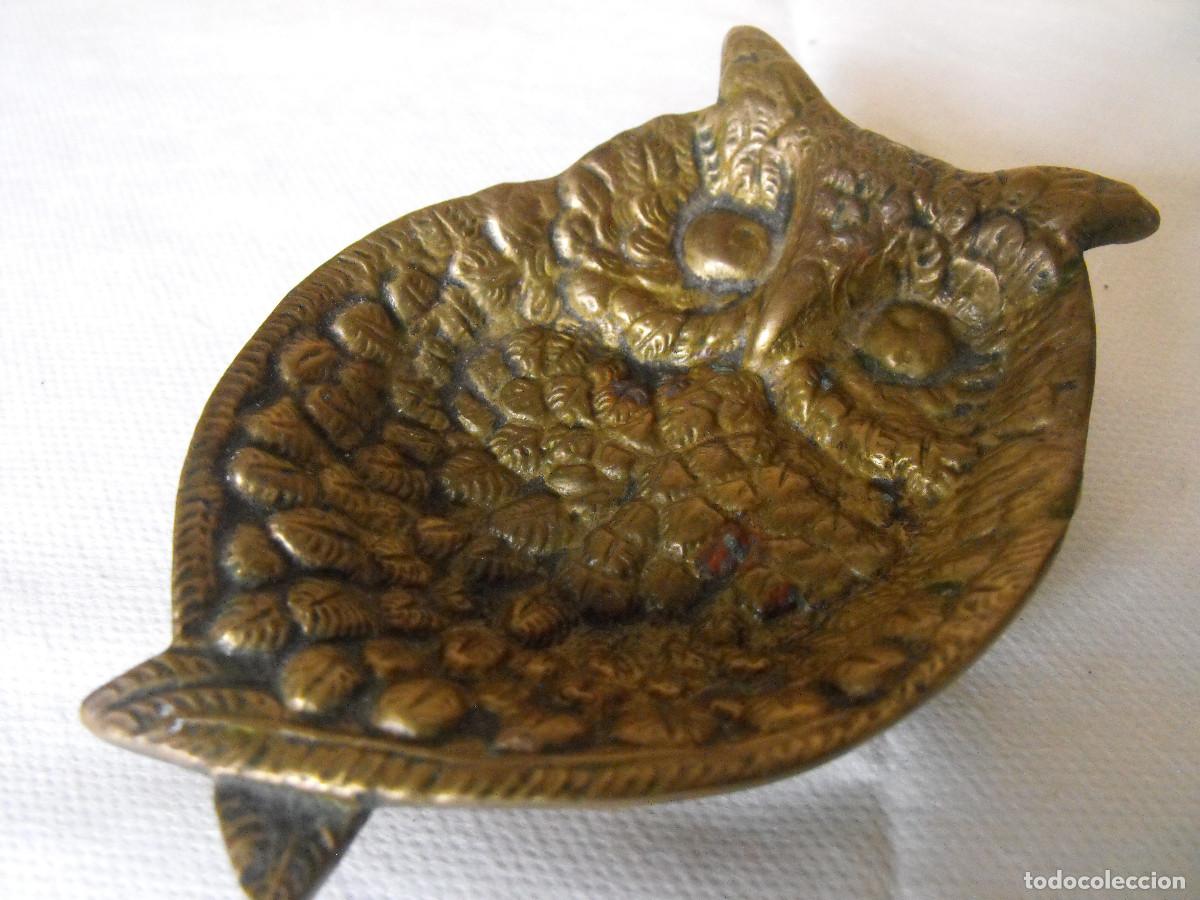 Cinzeiros: Cenicero de bronce en forma de buho. Publicidad de Ansa Lamforder S.L. 12 cm. de longitud.