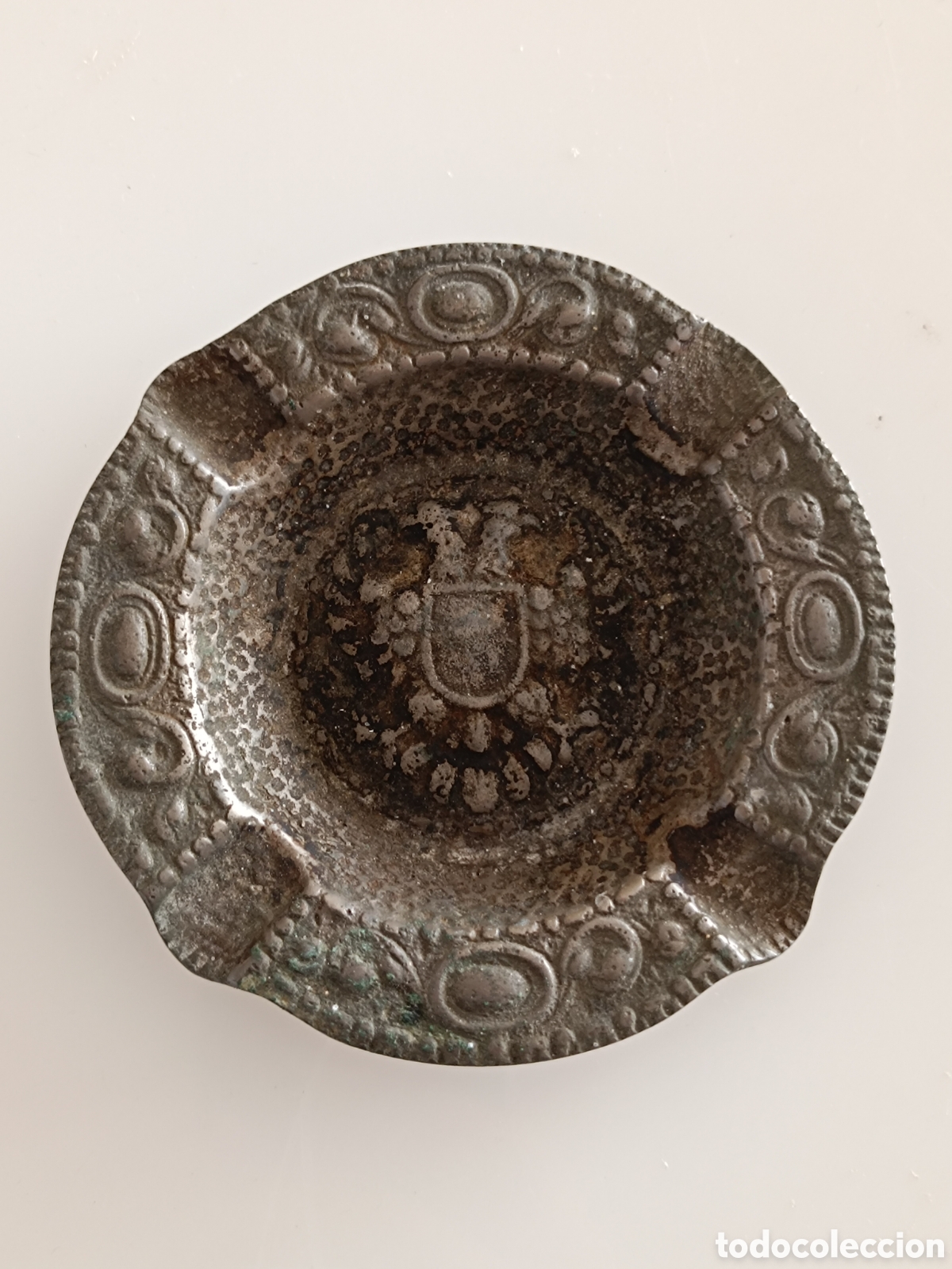 Ceniceros: Cenicero bronce escudo &aacute;guila