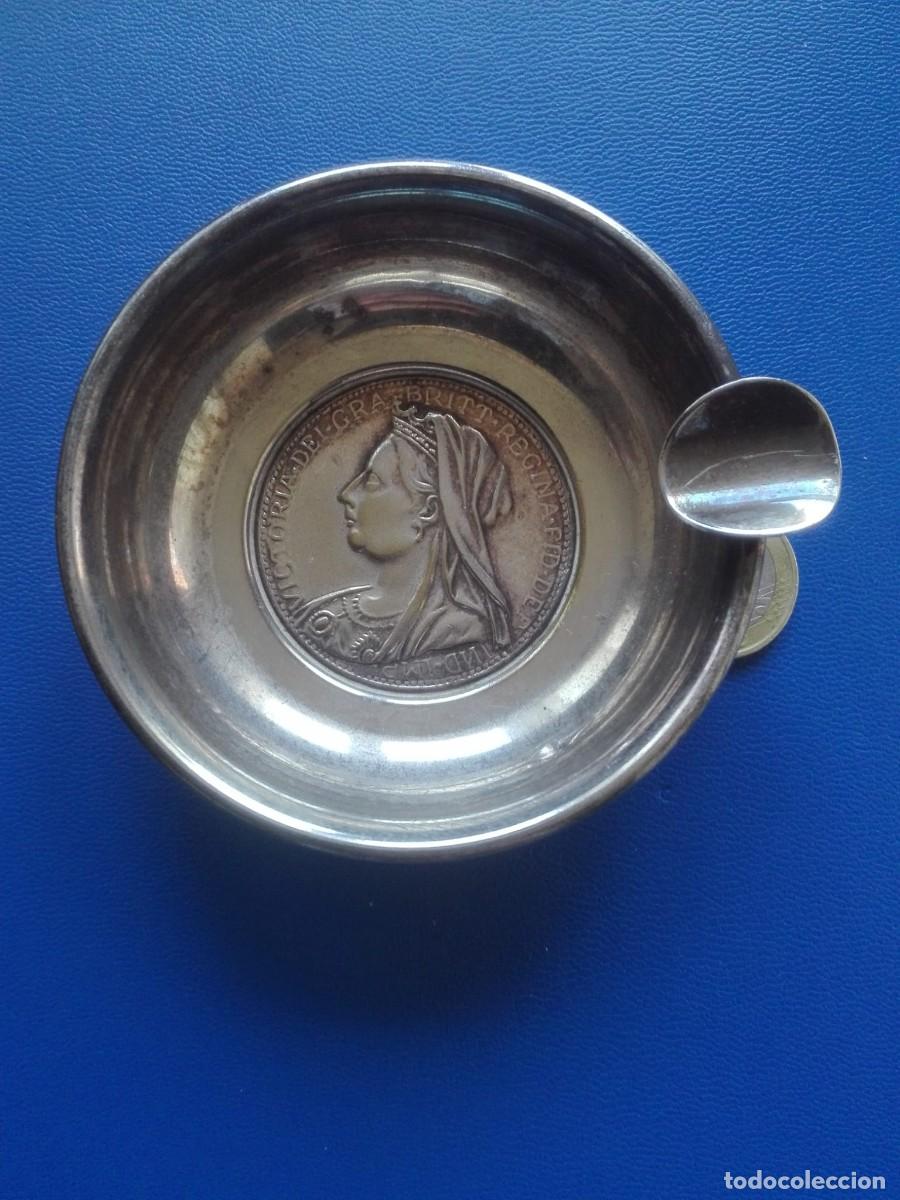 Ashtrays: CENICERO METALICO - FONDO ESTAMPACION MONEDA/MEDALLA BRITANICA