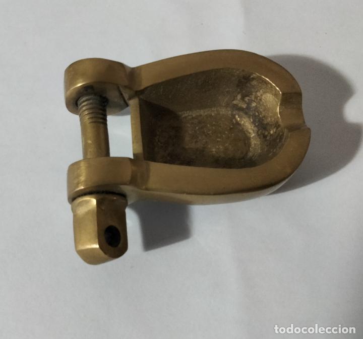 Ceniceros: Curioso cenicero de bronce - Foto 1