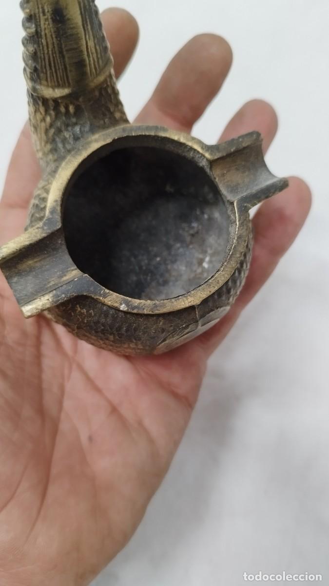 Ceniceros: Antiguo cenicero de bronce,en forma de Pipa de fumar - Foto 7