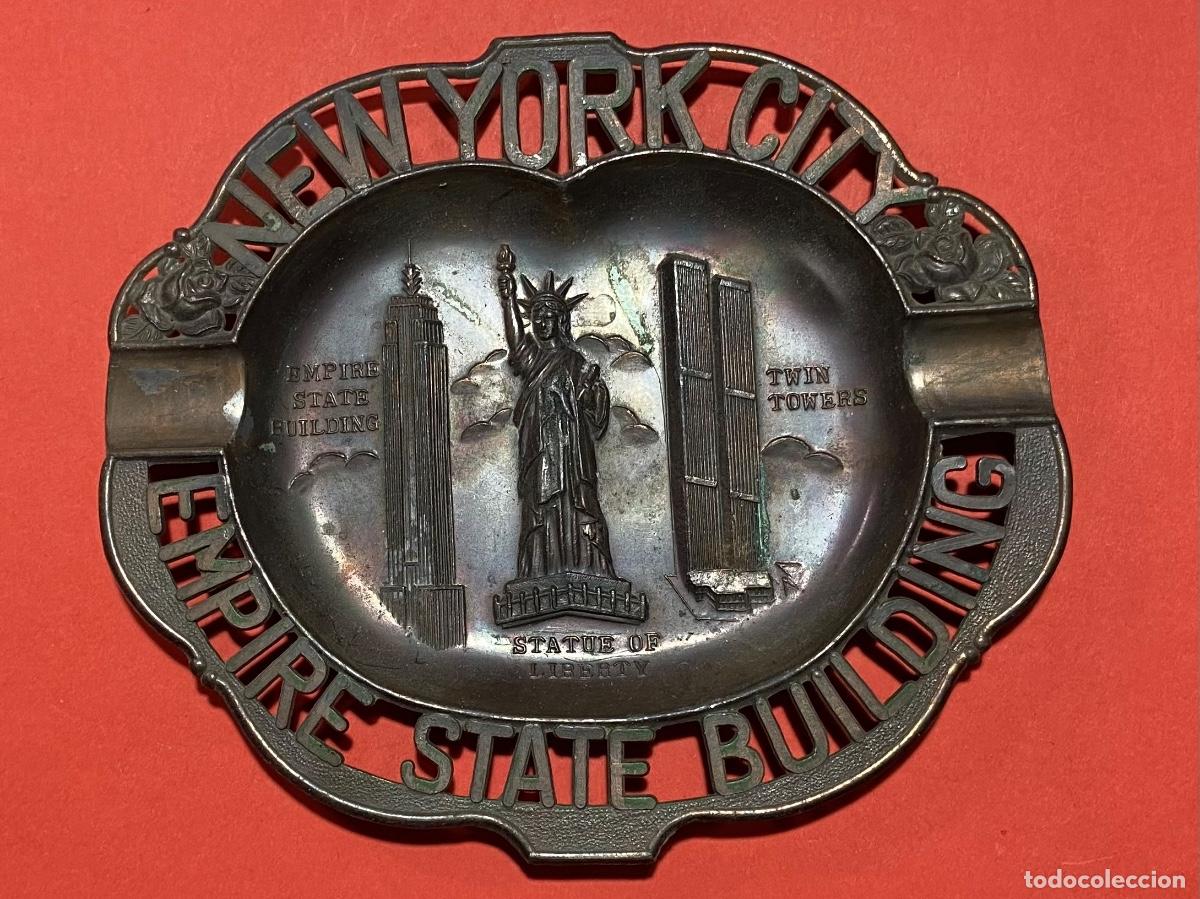 Ashtrays: C-217-25. Cenicero cobre calado. New York. Torres Gemelas. Empire S.B....