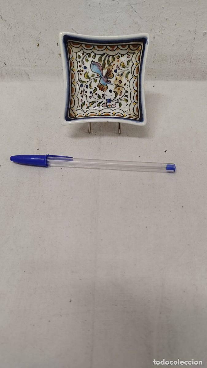Ashtrays: Antigua peque&ntilde;a bandeja o cenicero de porcelana,de Portugal augusta,pintado a mano