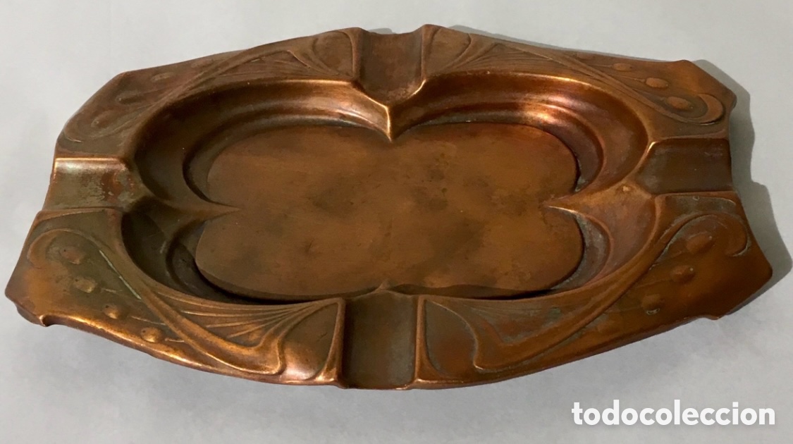 Cendriers: Cenicero. Cobre. JS & S. Art Nouveau. England.