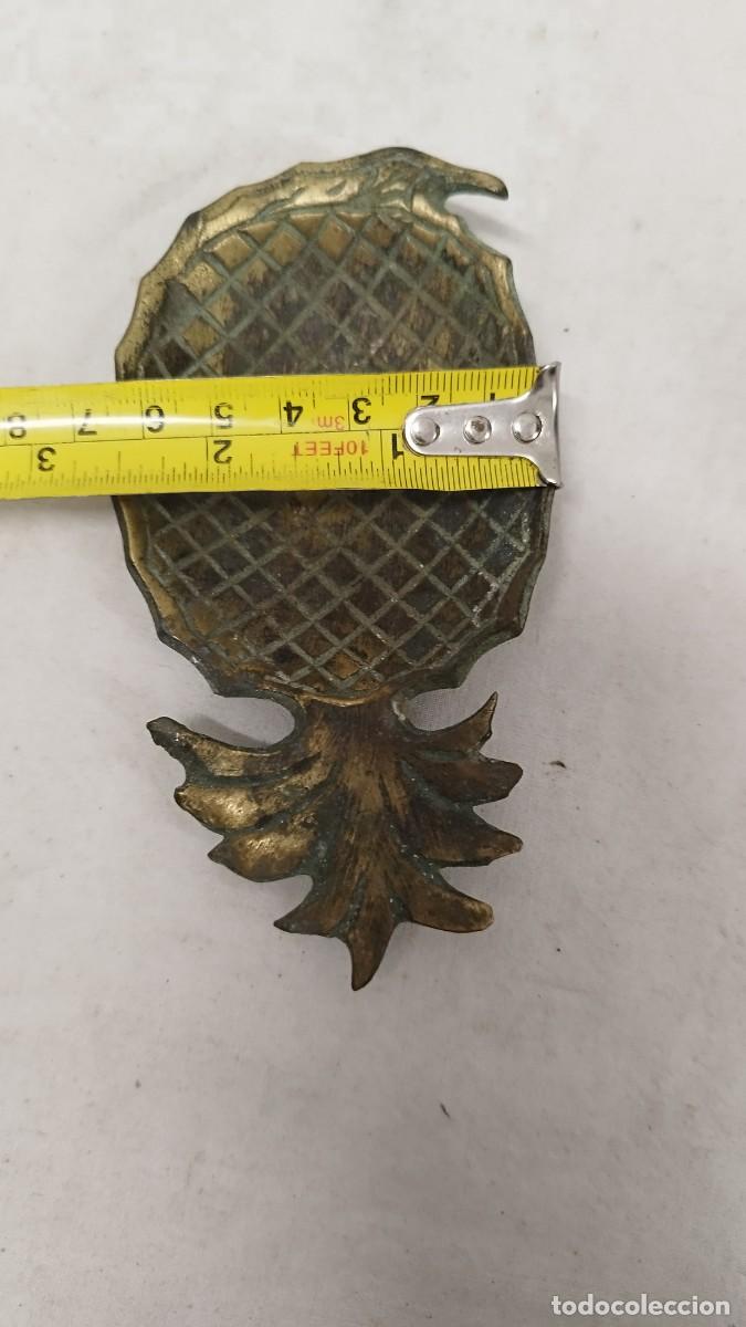 Ceniceros: Antiguo cenicero de bronce,en forma de pi&ntilde;a - Foto 5