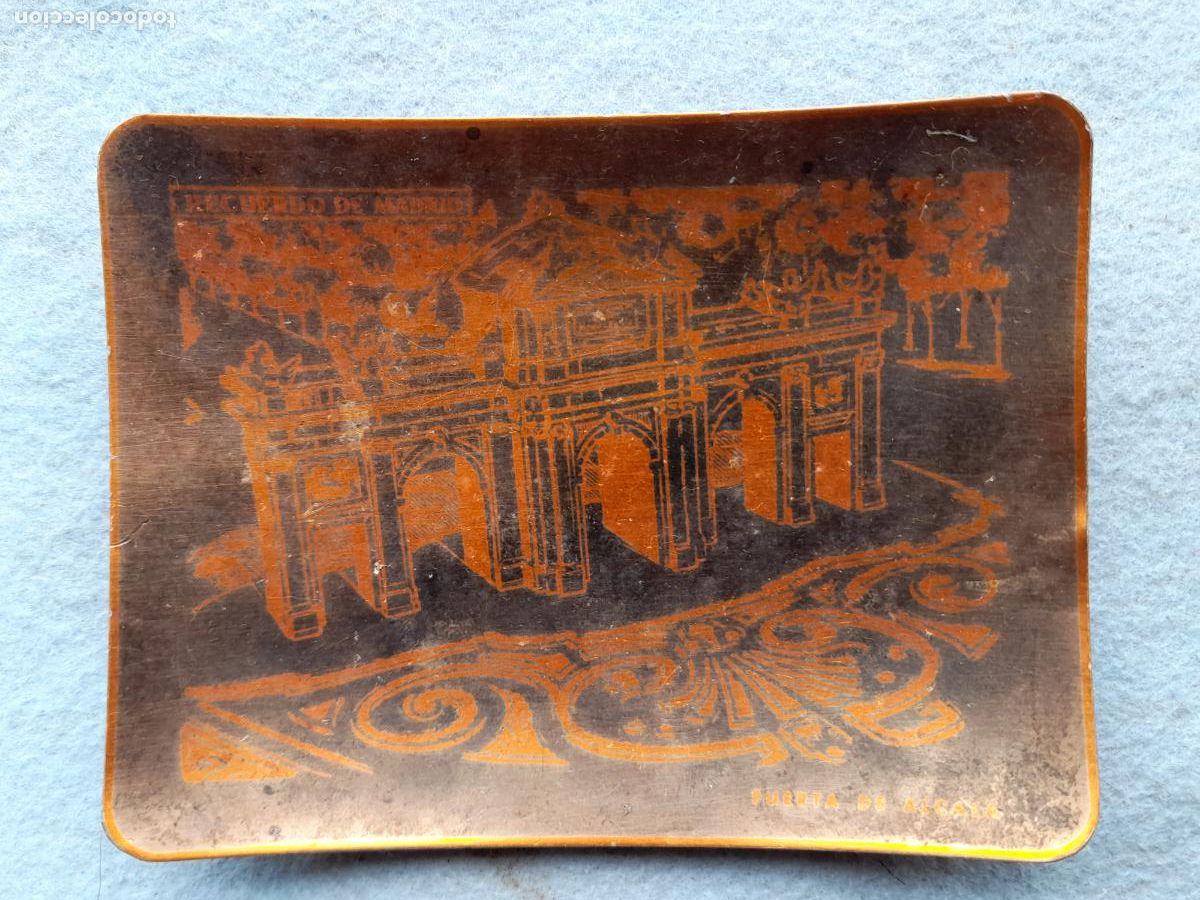 Ceniceros: Cenicero de Aluminio. Madrid. Puerta de Alcal&aacute;. - Foto 4