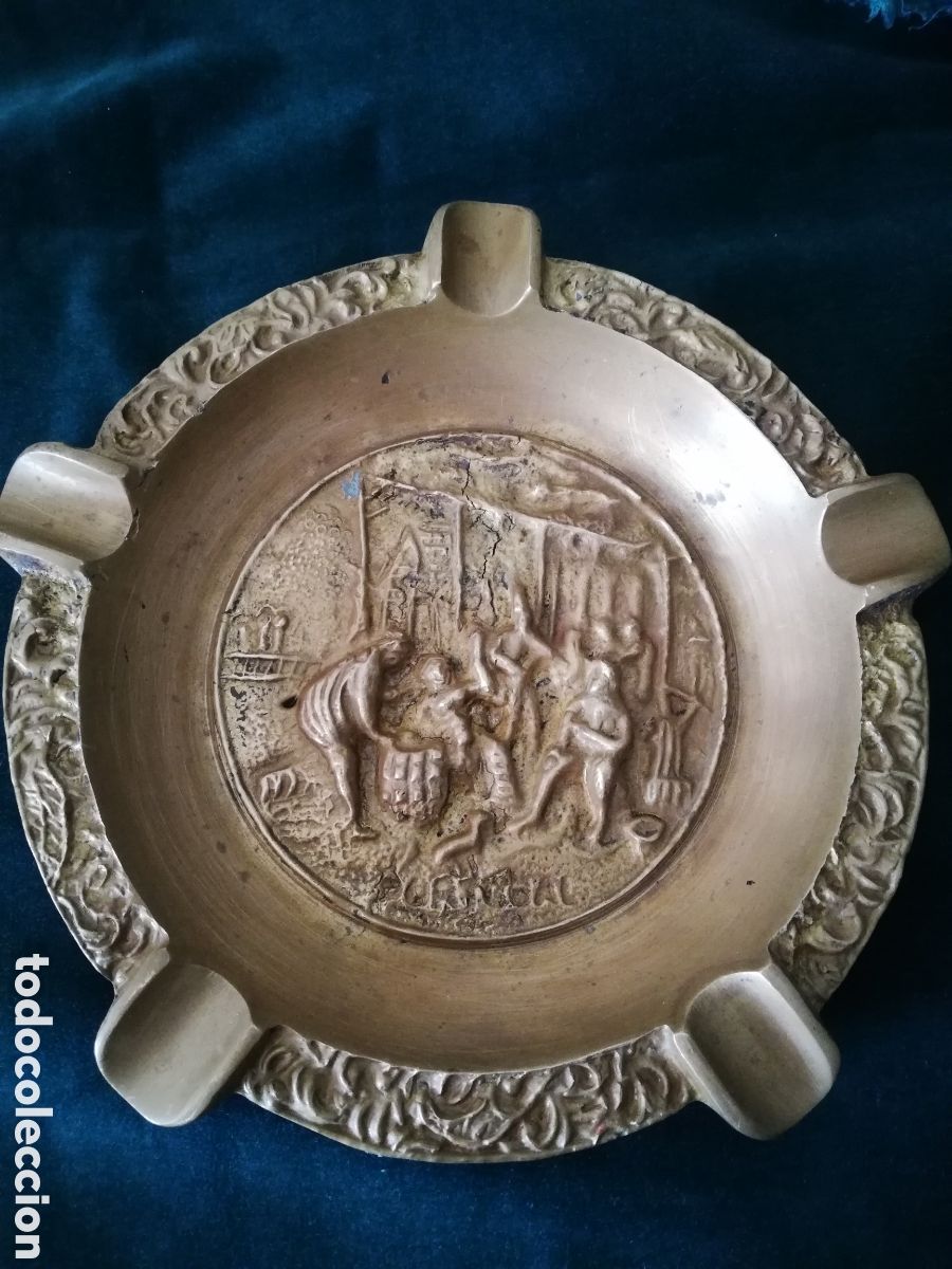 Ashtrays: ANTIGUO CENICERO, DEJA LLAVES EN BRONCE. ESCENA LABRADA.