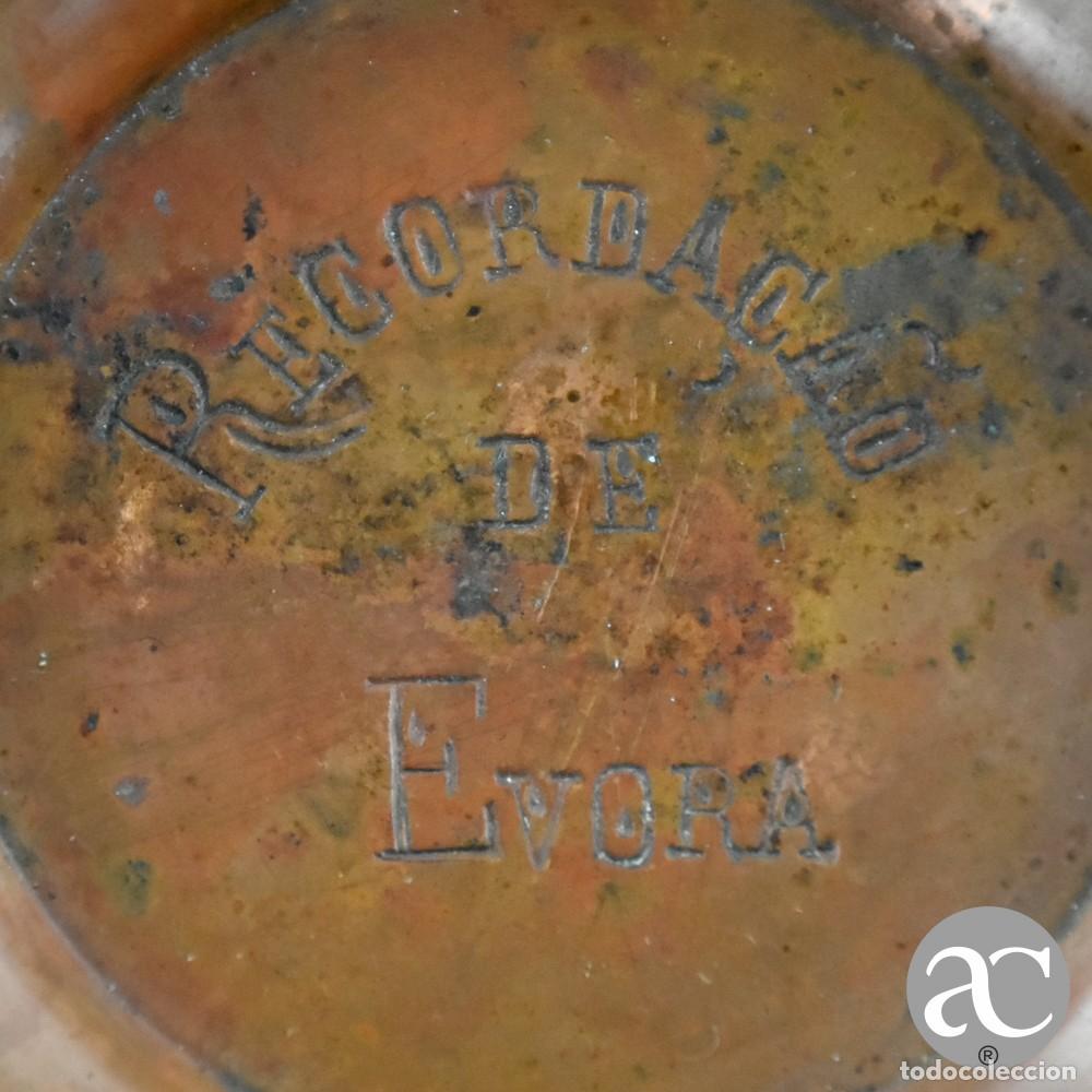 Ceniceros: Cinzeiro em cobre e moedas antigas, &ldquo;Recorda&ccedil;&atilde;o de &Eacute;vora&rdquo; - Foto 3