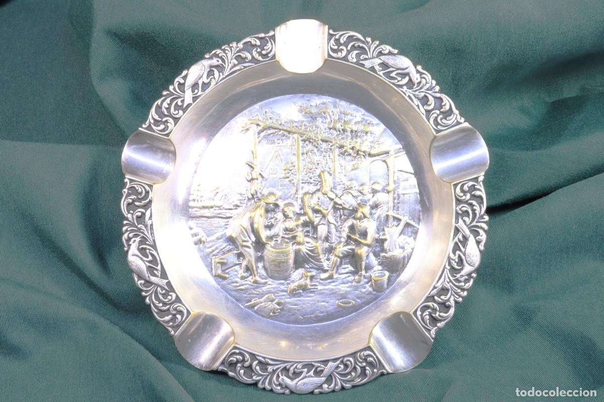 Aschenbecher: Cenicero holand&eacute;s. E.P.N.S. Holland. Lat&oacute;n 906 Dutch ashtray. E.P.N.S. Holland. Silver plated brass