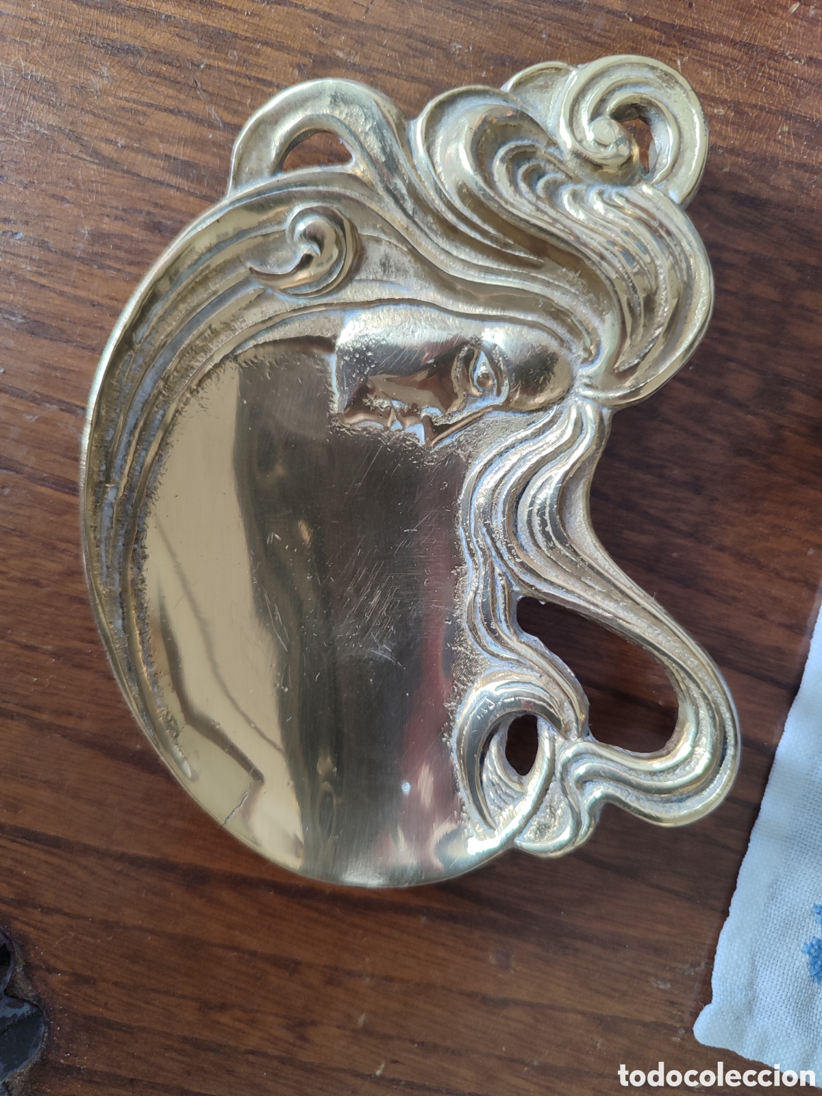 Ashtrays: Cenicero modernista bronce