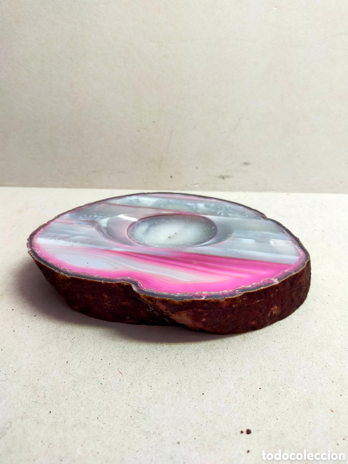 Ashtrays: CENICERO PLACA DE AGATA. COLOR FUCSIA Y GRIS.