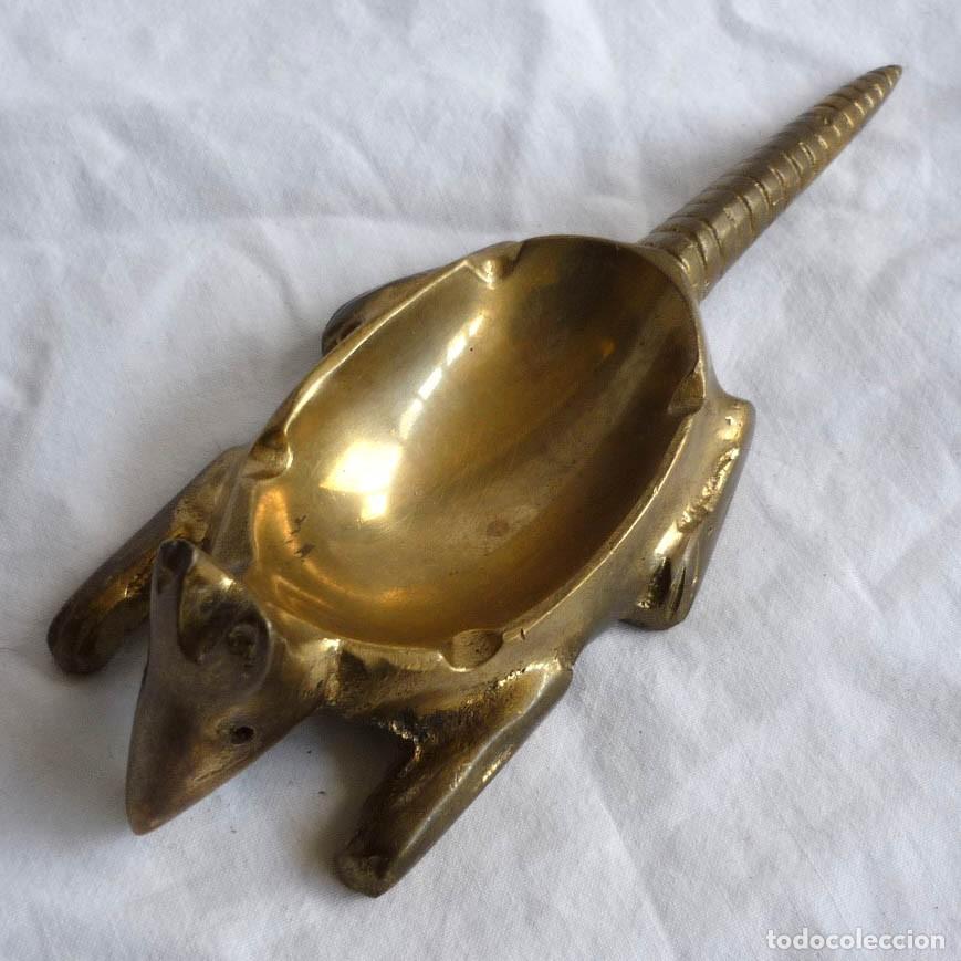 Ceniceros: Cenicero de bronce en forma de armadillo - Foto 1
