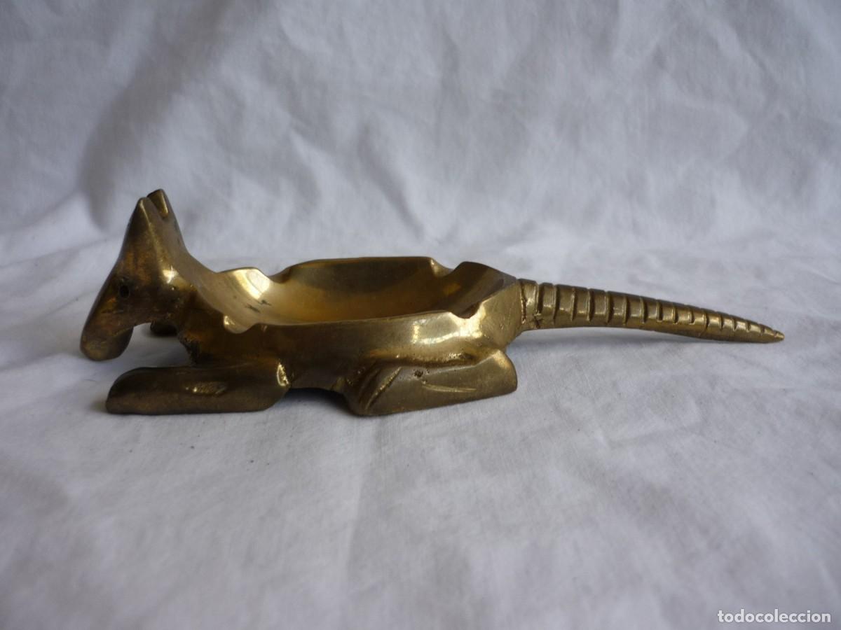 Ceniceros: Cenicero de bronce en forma de armadillo - Foto 3