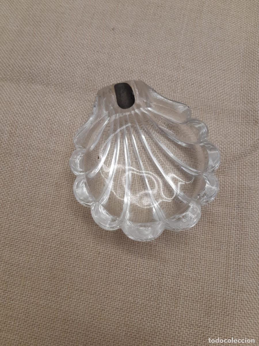 Ceniceros: Cenicero cristal en forma de concha - Foto 1