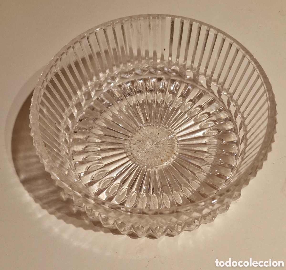 Ceniceros: Cenicero de cristal redondo