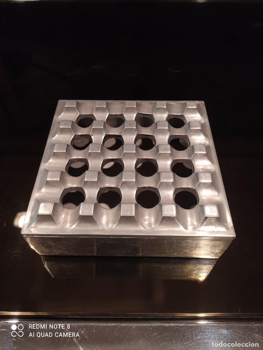 Ashtrays: Ceniceros de dise&ntilde;o en aluminio