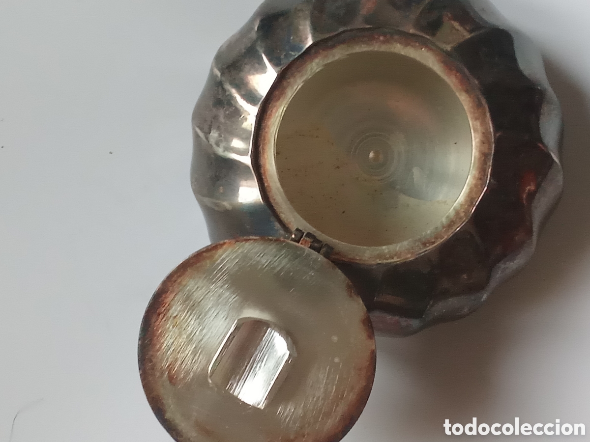 Cinzeiros: Cenicero en alpaca con tapa y reposa cigarrillos