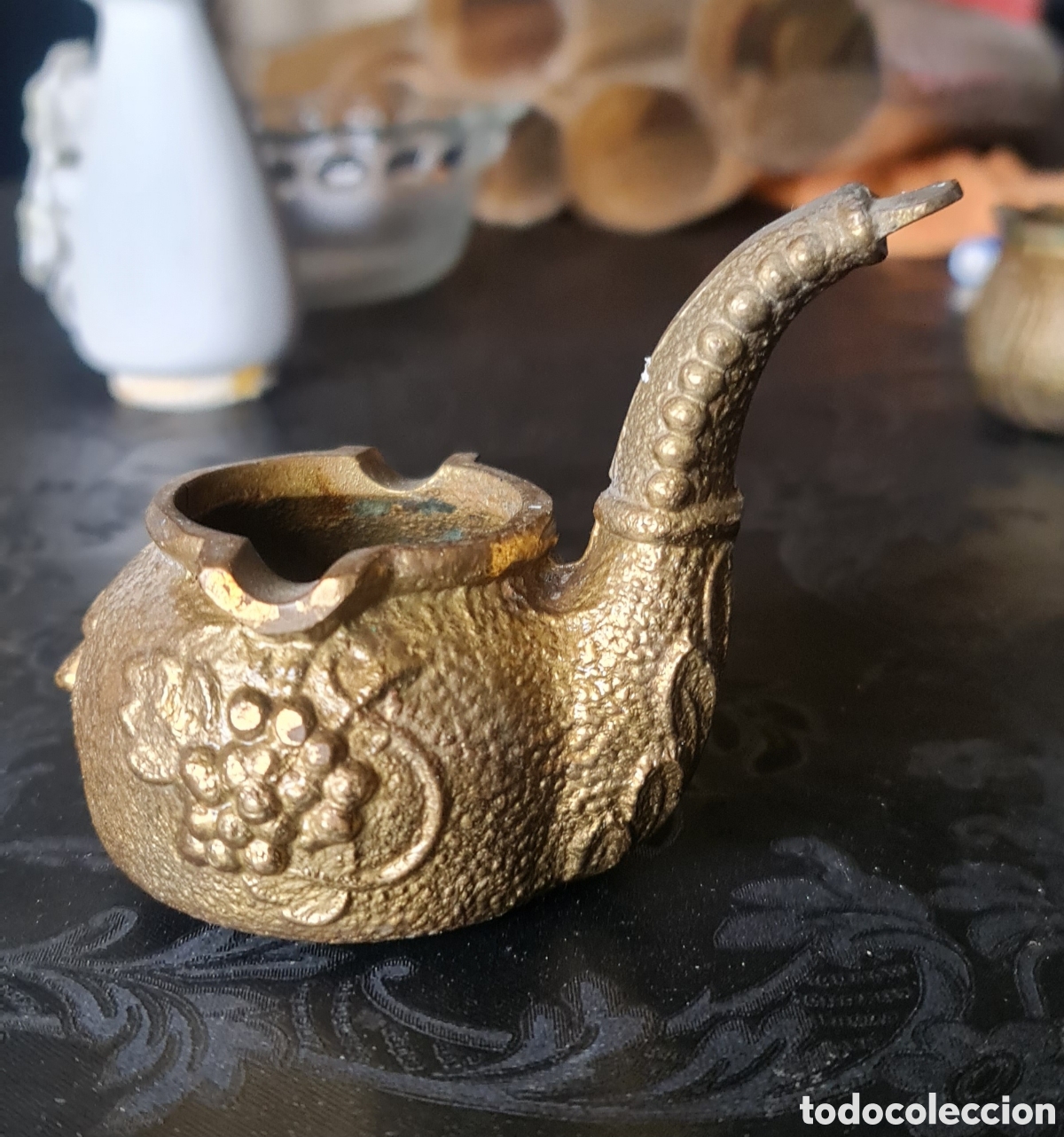 Ceniceros: Cenicero de bronce antiguo